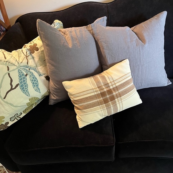 New FERN Set of 2 Charcoal Gray 100% Linen Pillow Covers, 20”x20” - Picture 4 of 13